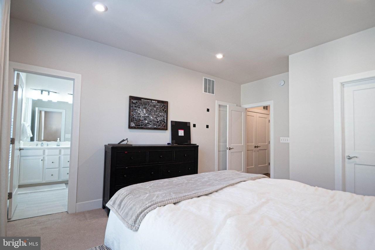 2453 Liberty Loop - Photo 3 of 50