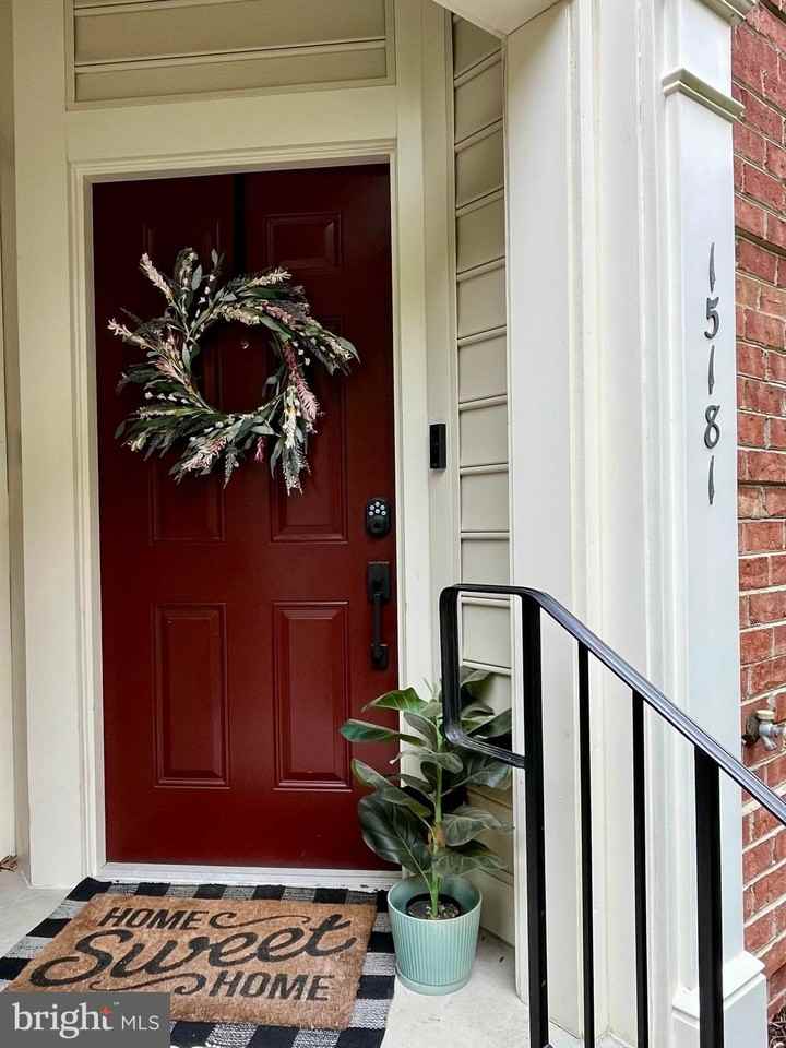 15181 Leicestershire St - Photo 2 of 25
