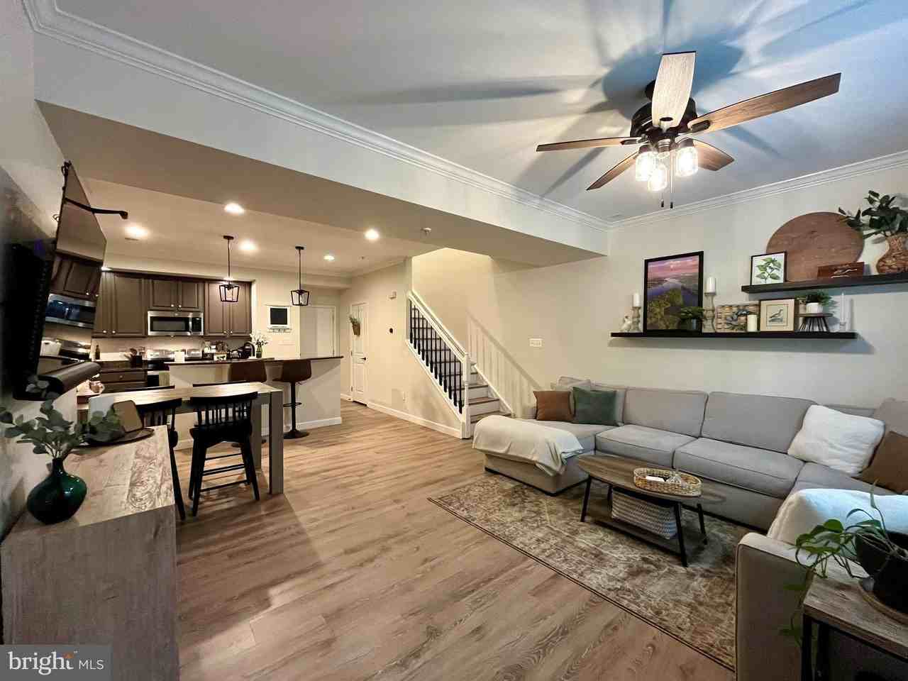 15181 Leicestershire St - Photo 3 of 25