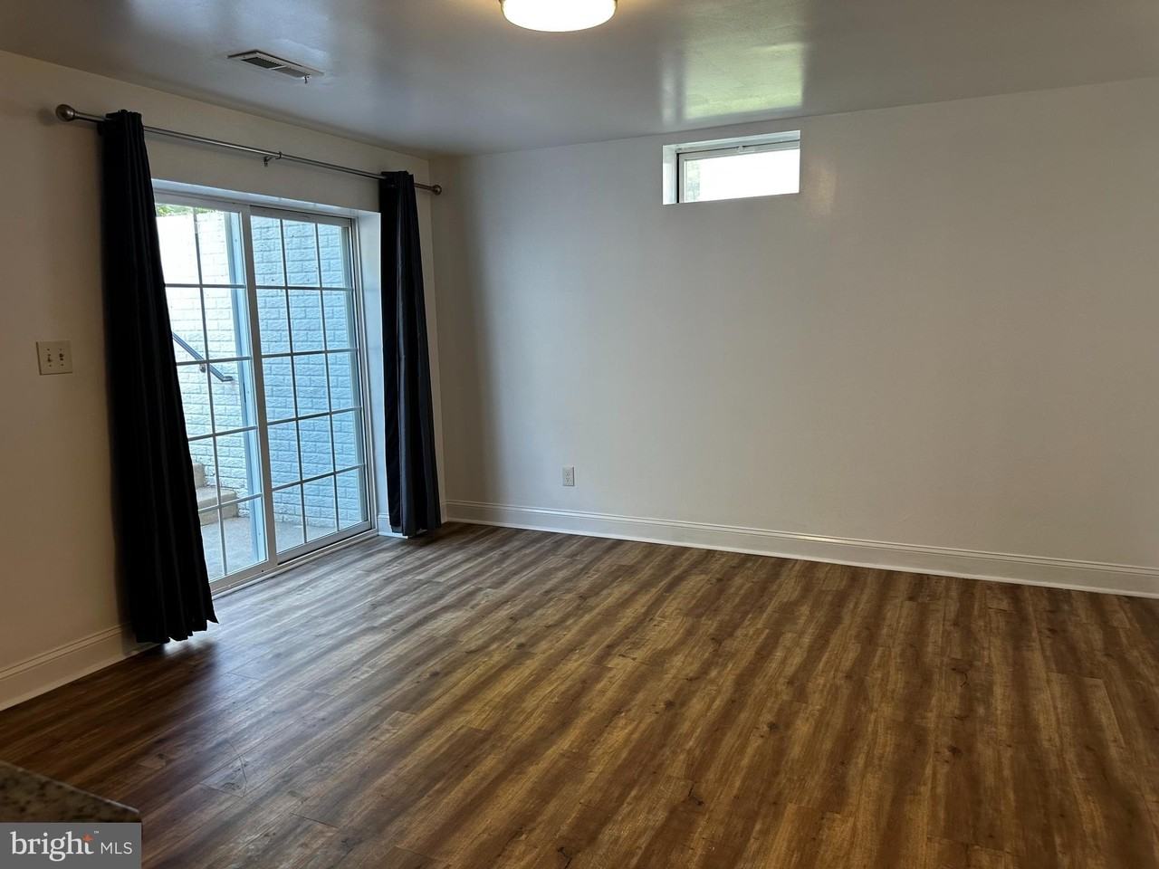 6723 Averett Ct - Photo 2 of 27