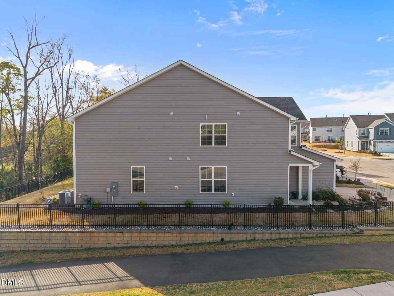 2220 Sugar Cone Way - Photo 5 of 49
