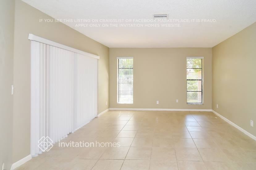 10048 Nw 20th St - Photo 6 of 16
