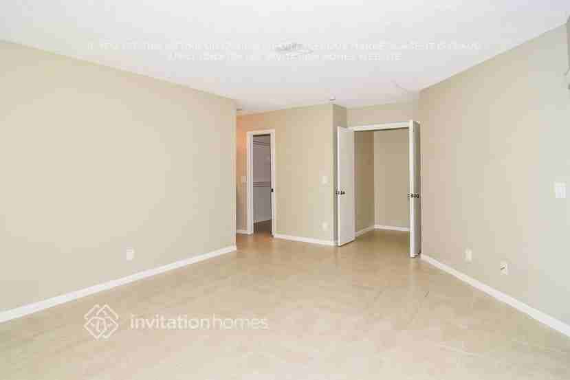 10048 Nw 20th St - Photo 7 of 16