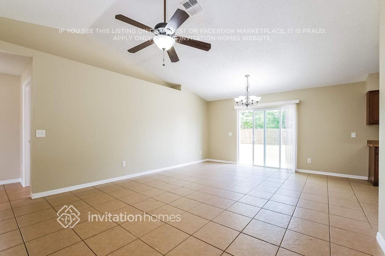 2830 Chalmer St - Photo 3 of 17