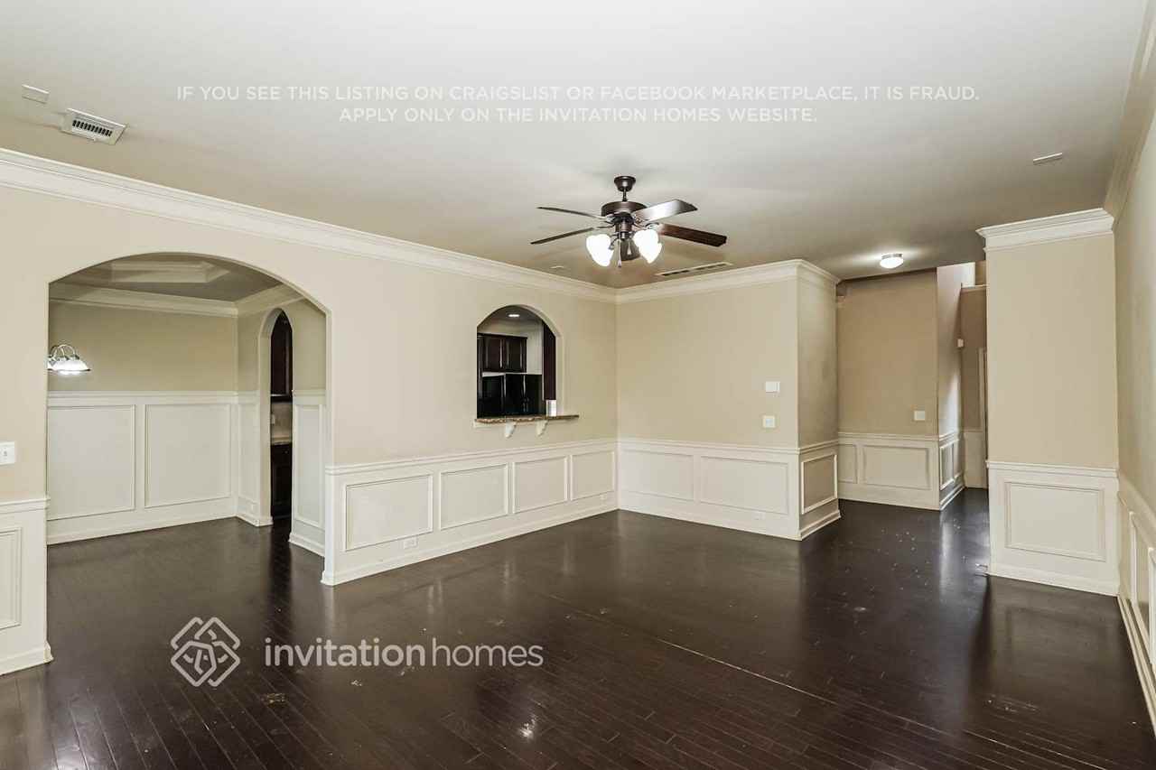 3911 Lake Manor Way - Photo 6 of 18