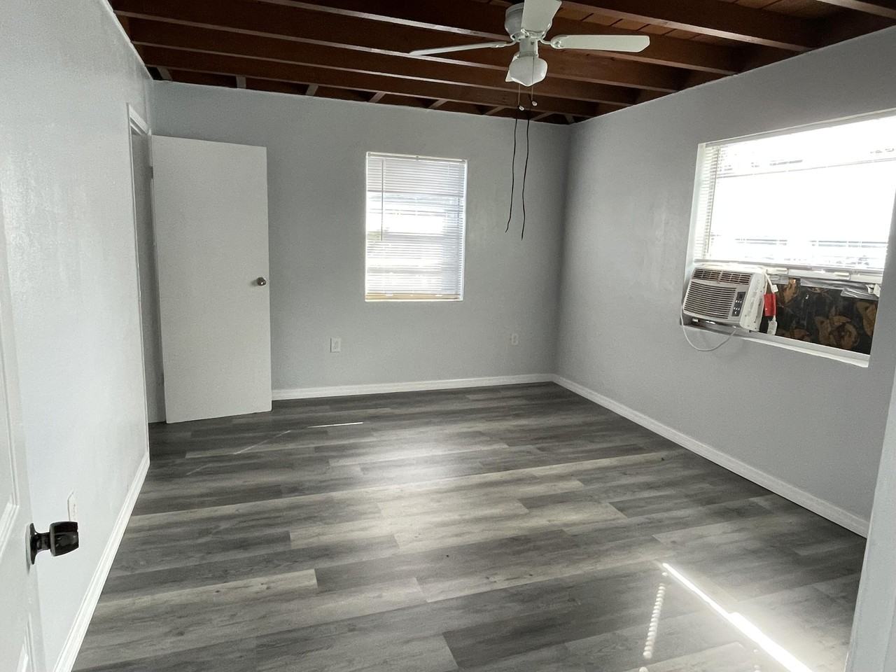 107 E 27th St - Photo 2 of 9
