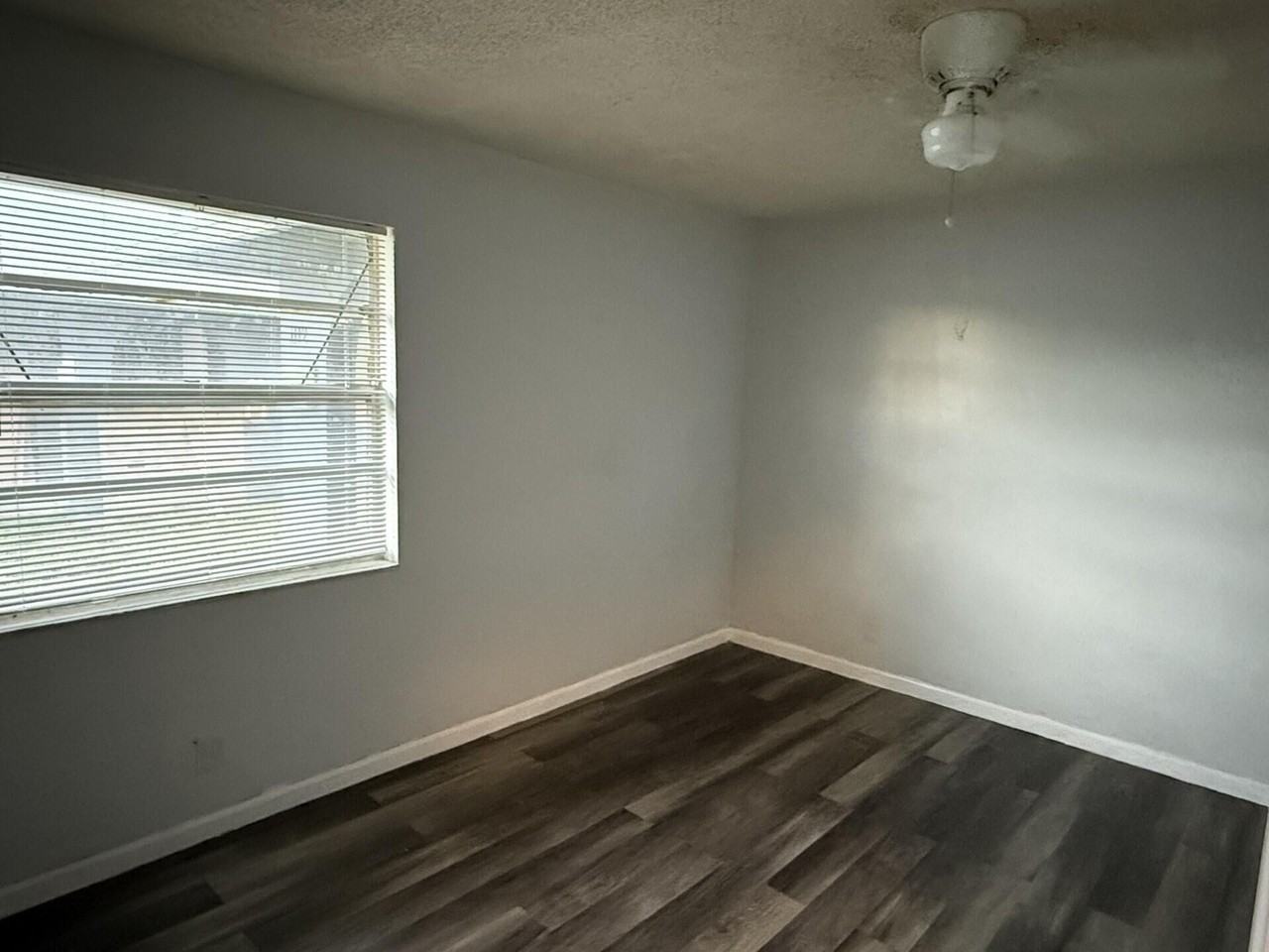 1110 S H St #1106 - Photo 6 of 10