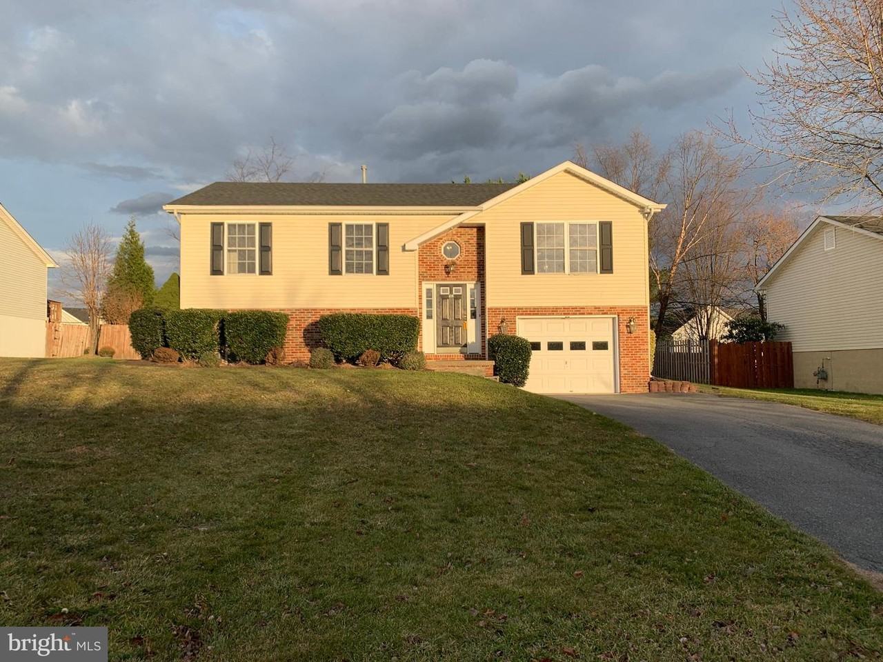114 Providence Dr - Photo 3 of 27