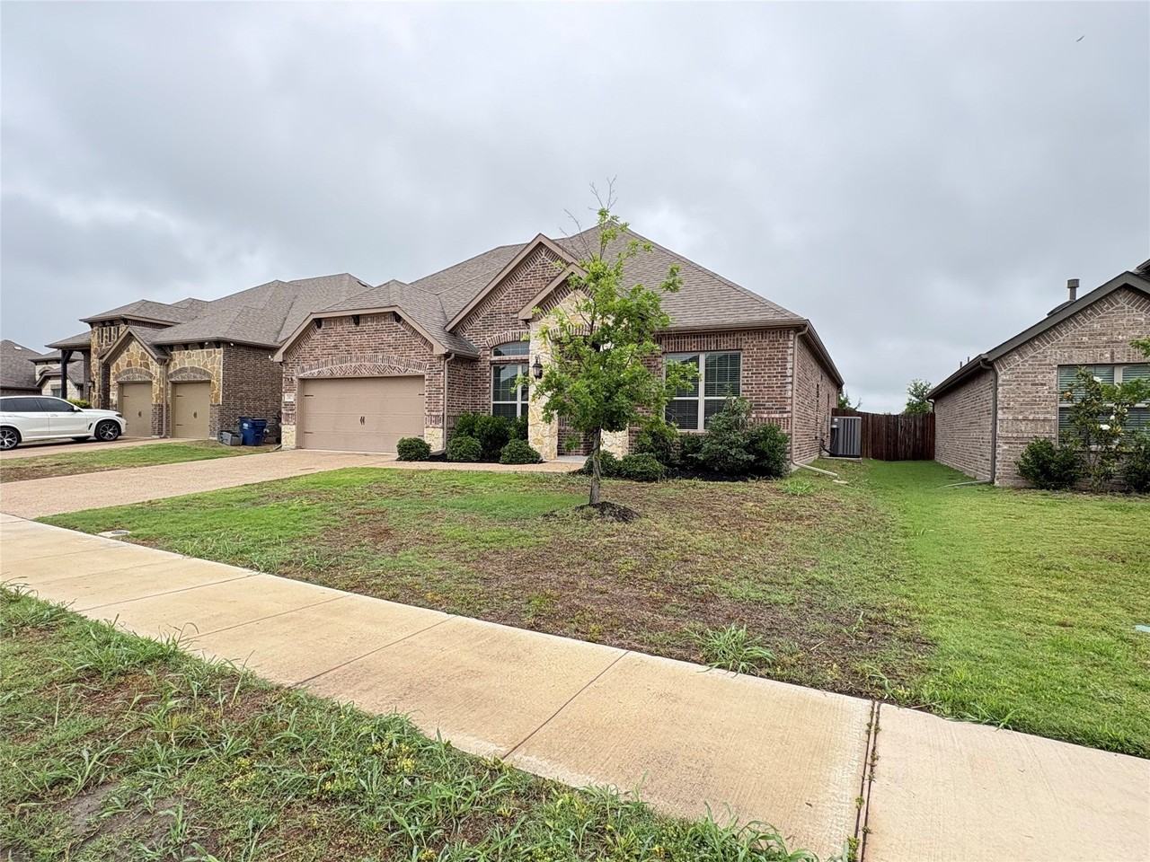 2823 Diamondback Dr - Photo 2 of 25
