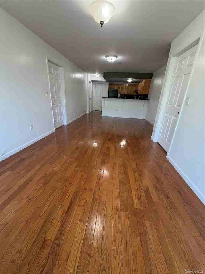 8712 175th St ##6b - Photo 3 of 11