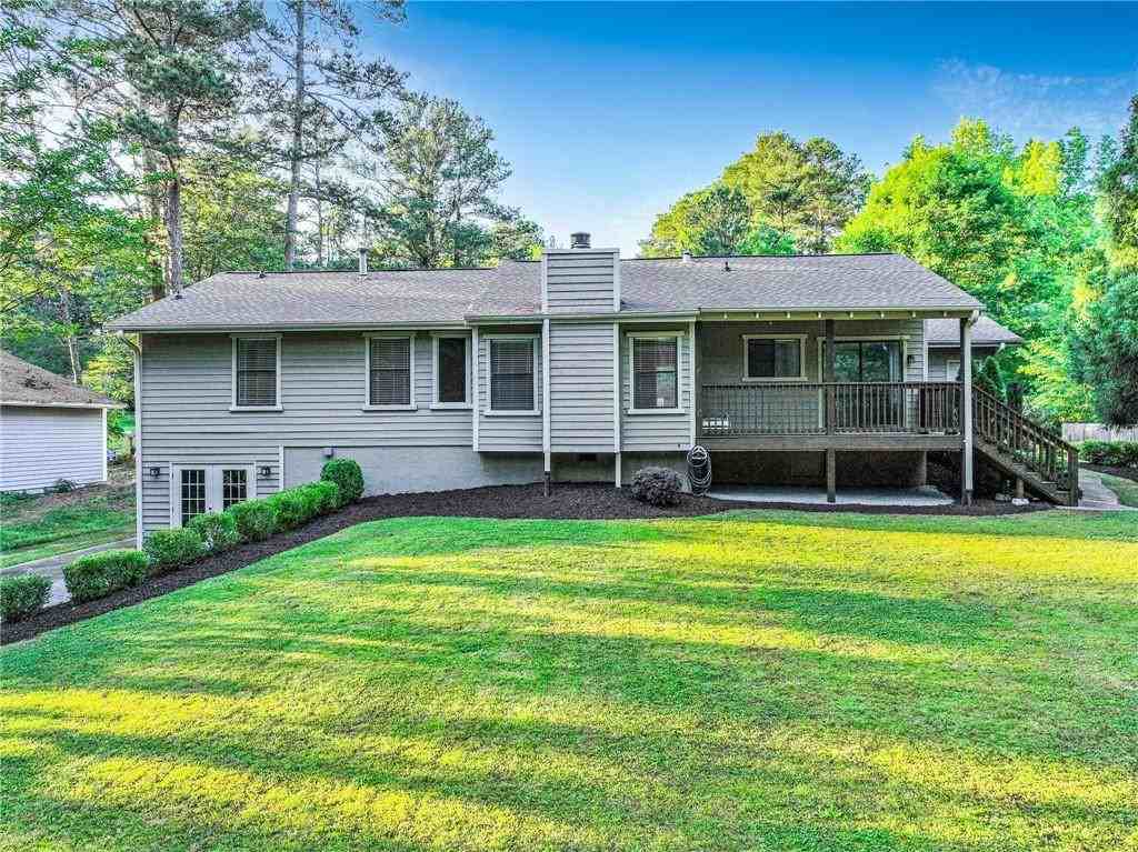 2755 Wendy Ln - Photo 4 of 25