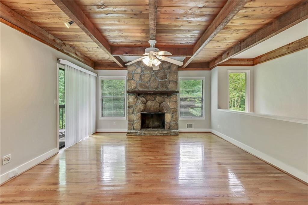 2755 Wendy Ln - Photo 6 of 25