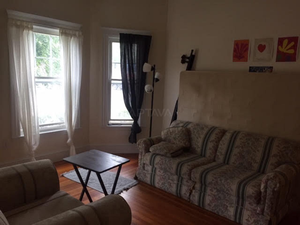 1028 Broadway #1 - Photo 3 of 7