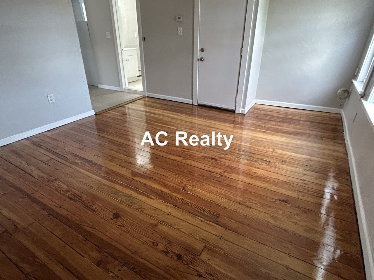 27 Warren Ave #3 - Photo 5 of 14