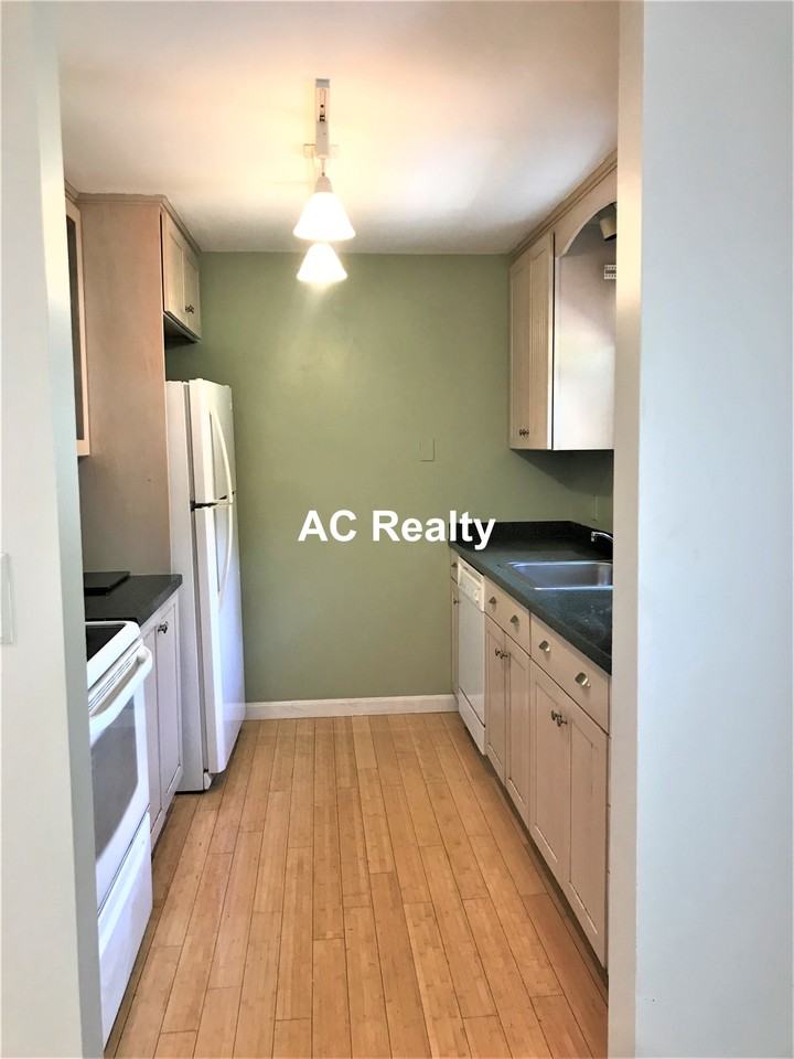 16 Mt Vernon St - Photo 3 of 22