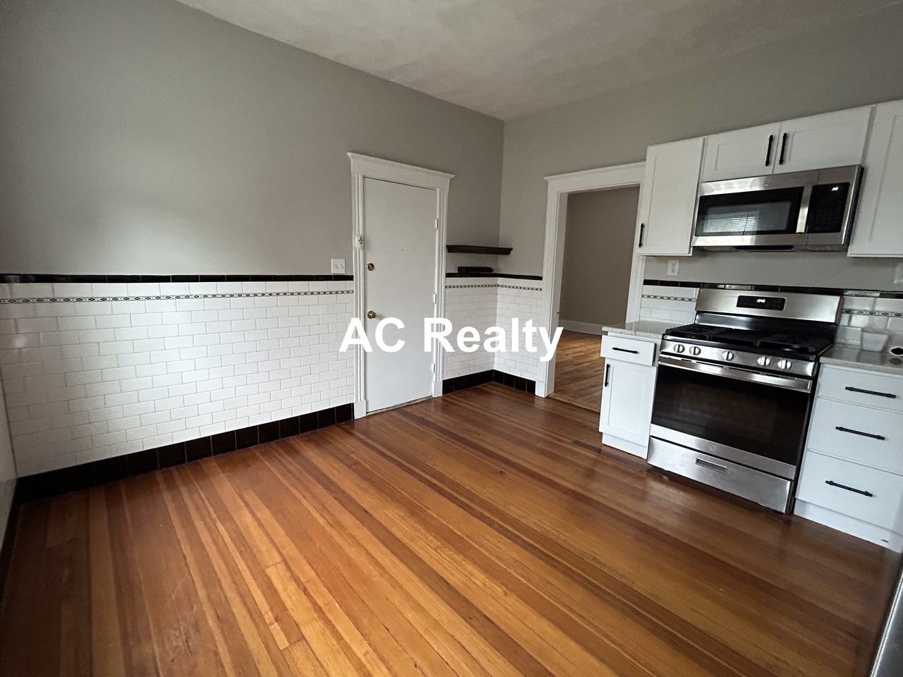 506 Cross St #1 - Photo 2 of 10