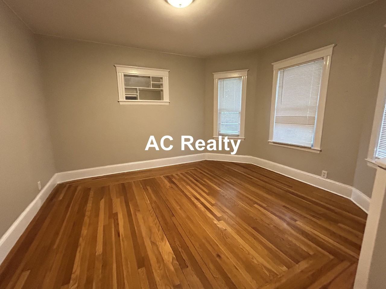 506 Cross St #1 - Photo 4 of 10