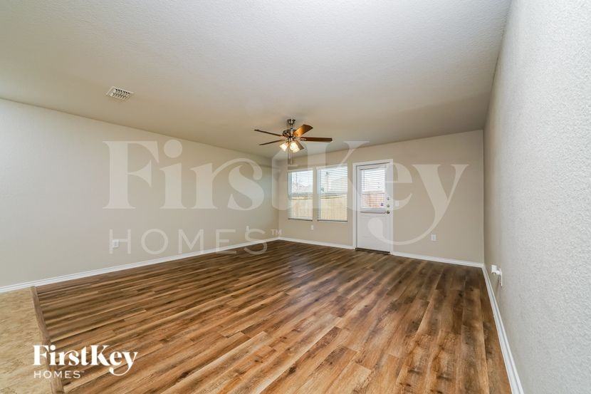 1505 Vernon Dr - Photo 3 of 15