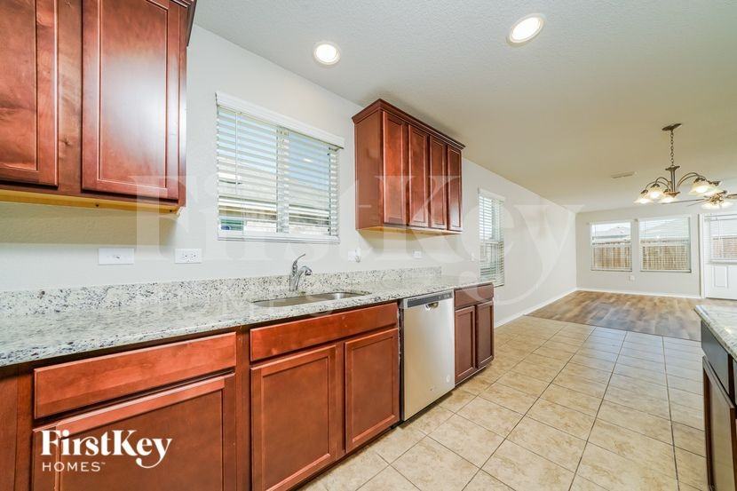 1505 Vernon Dr - Photo 7 of 15
