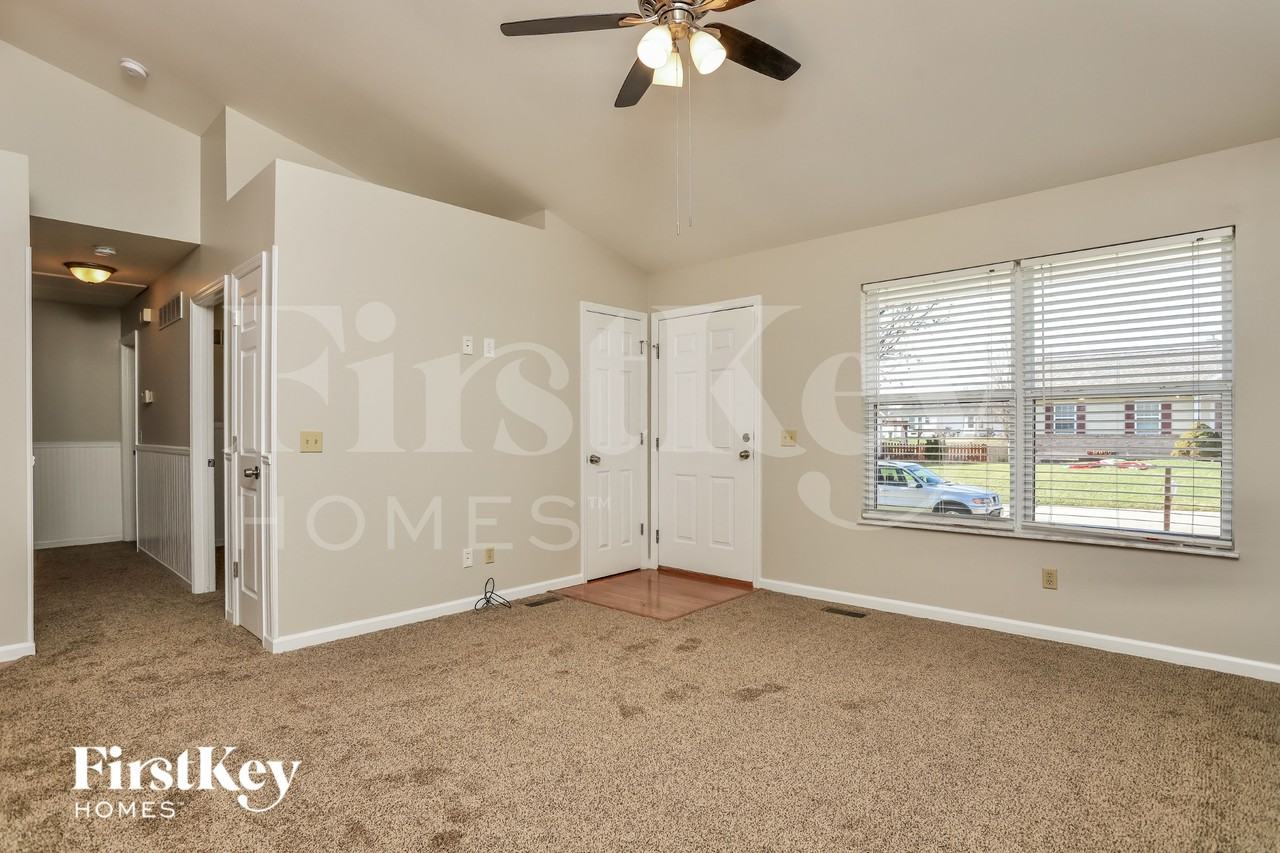 70 Fawn Oaks Dr - Photo 3 of 15