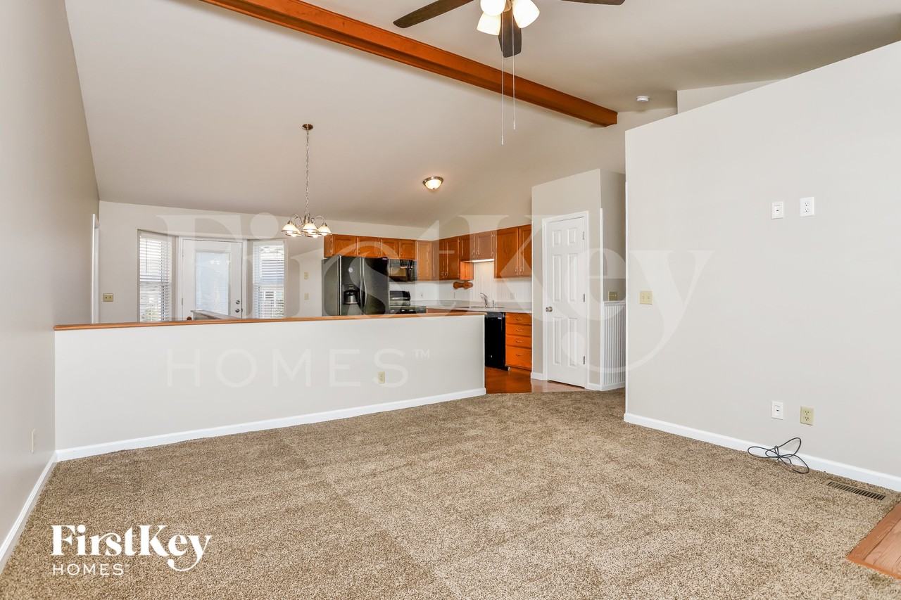 70 Fawn Oaks Dr - Photo 4 of 15