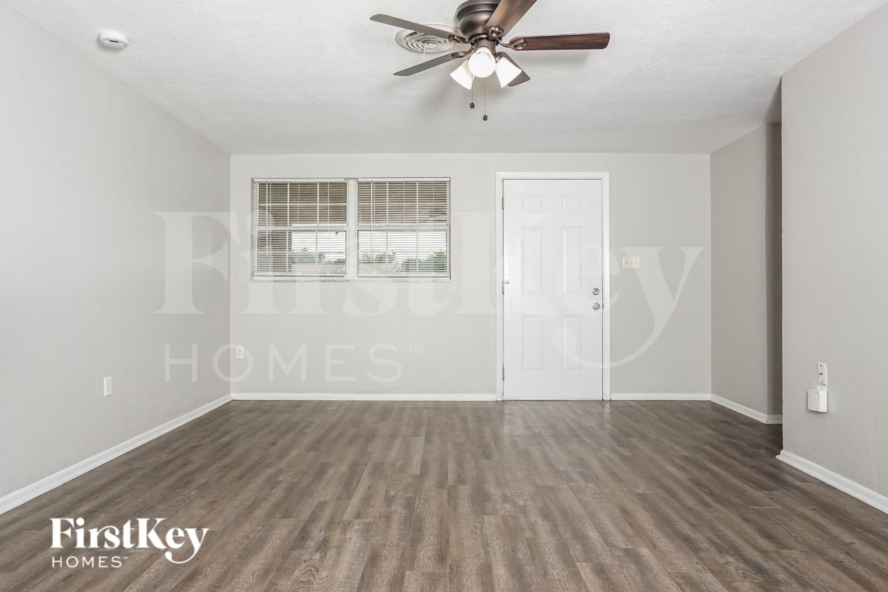 3567 Harbor Blvd - Photo 2 of 16