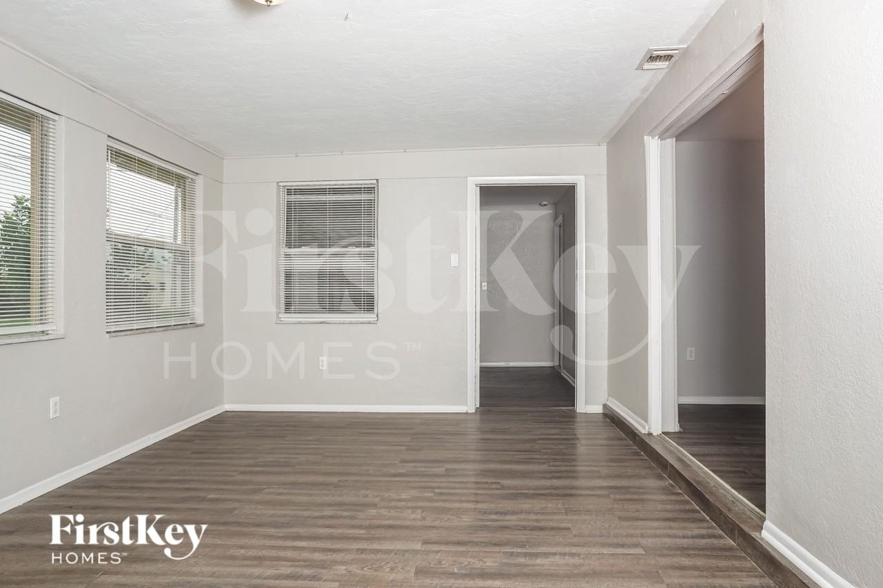 3567 Harbor Blvd - Photo 3 of 16