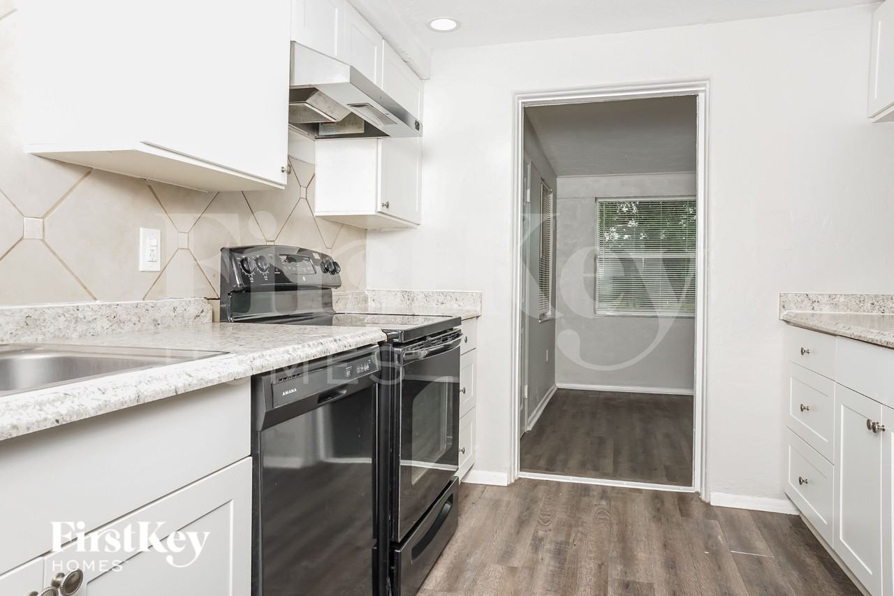 3567 Harbor Blvd - Photo 5 of 16