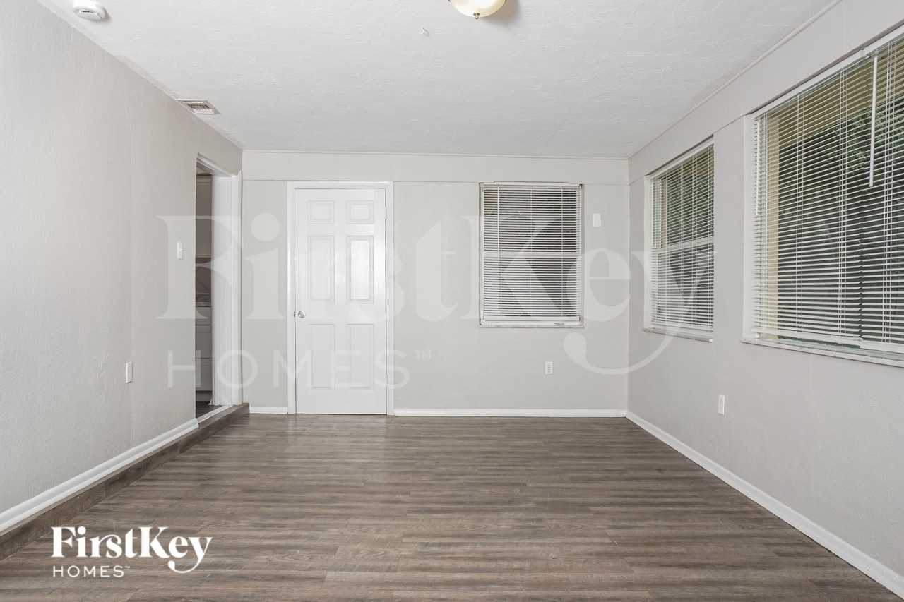 3567 Harbor Blvd - Photo 6 of 16