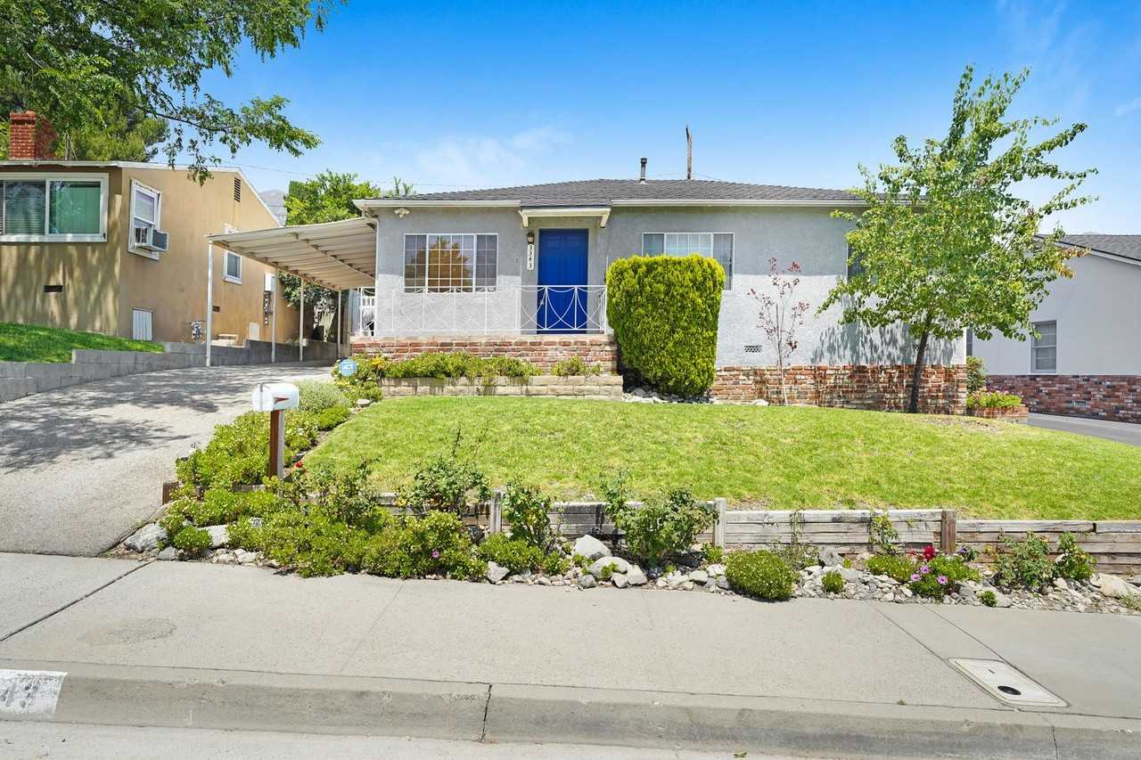 3343 Santa Carlotta St - Photo 3 of 21