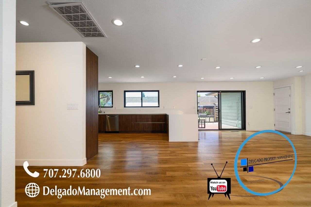 211 Crawford Way - Photo 4 of 41