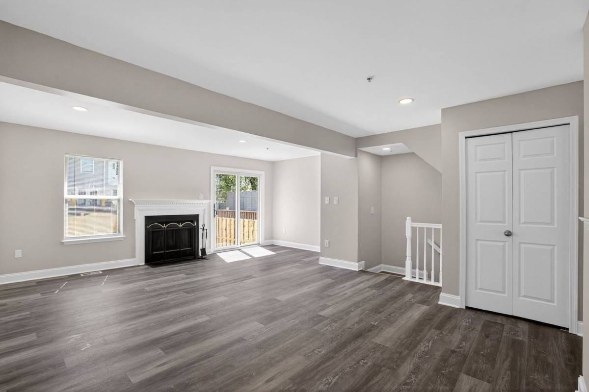 2736 Albermarle Pl - Photo 2 of 10