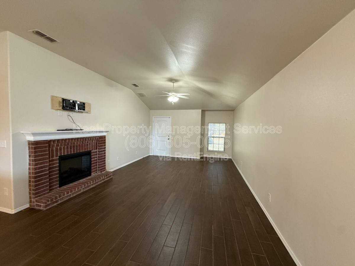 9104 Quincy Ave - Photo 2 of 10