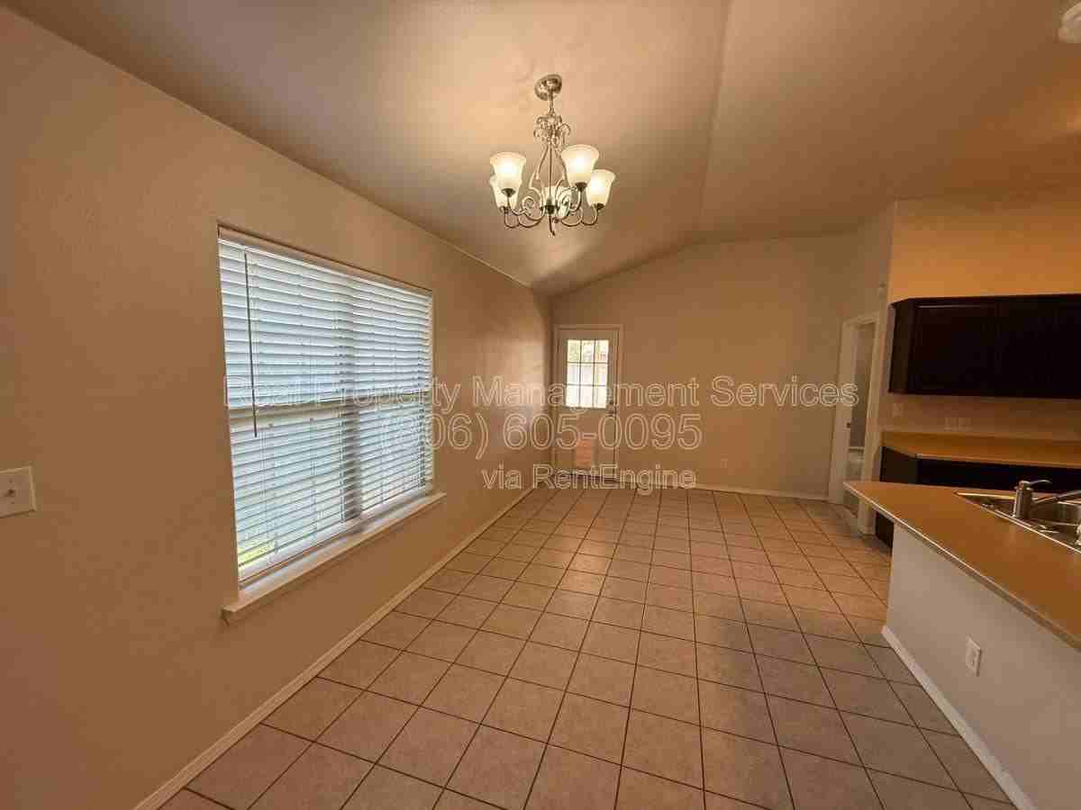 9104 Quincy Ave - Photo 3 of 10