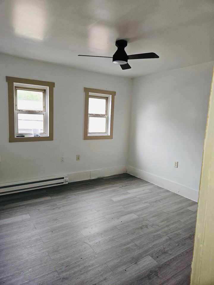 144 W Girard St - Photo 2 of 8