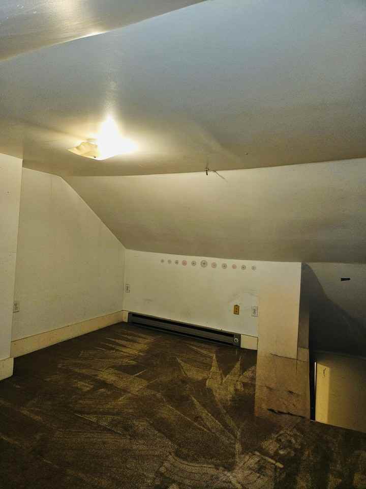 144 W Girard St - Photo 4 of 8