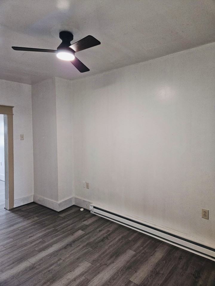 144 W Girard St - Photo 6 of 8