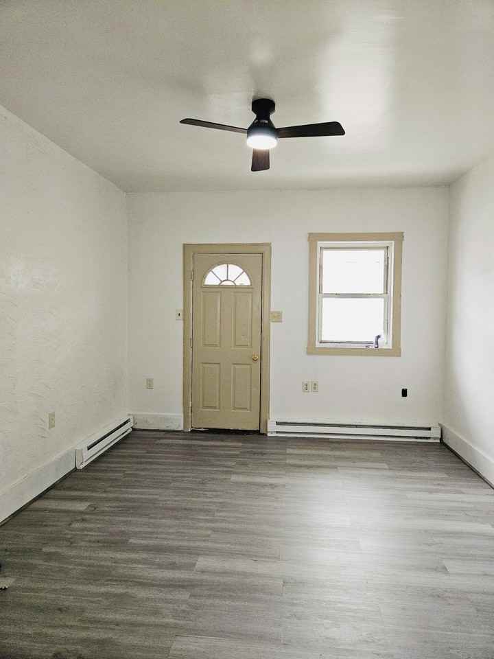 144 W Girard St - Photo 7 of 8