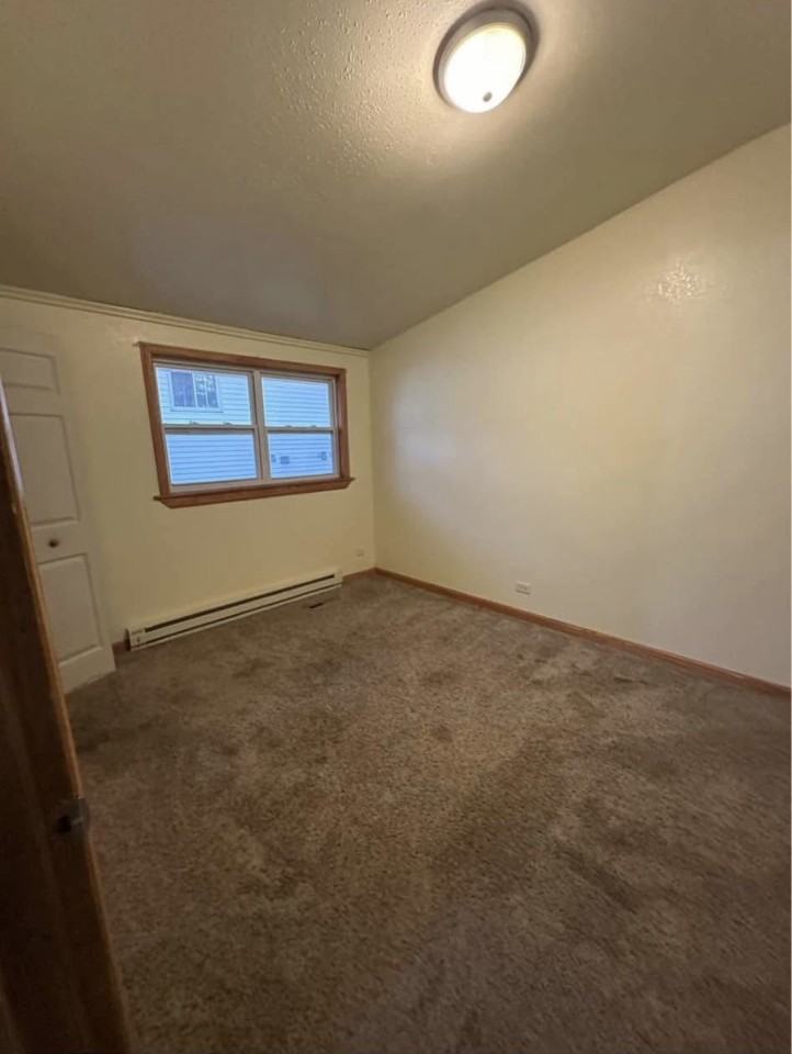 718 Kickbusch St #B - Photo 5 of 8