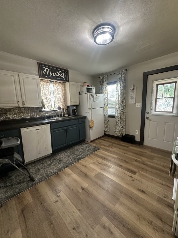 918 N 8th Ave #918 - Photo 4 of 16