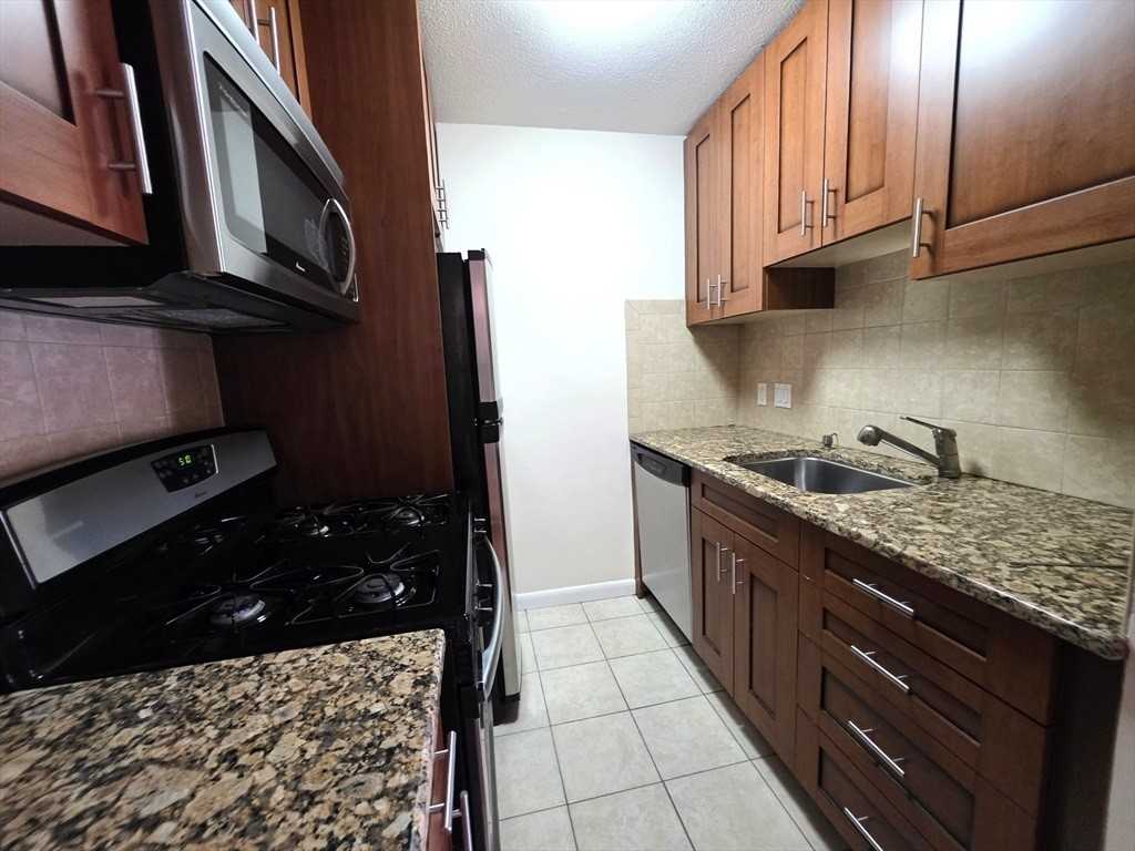 142 Kenrick St - Photo 5 of 15