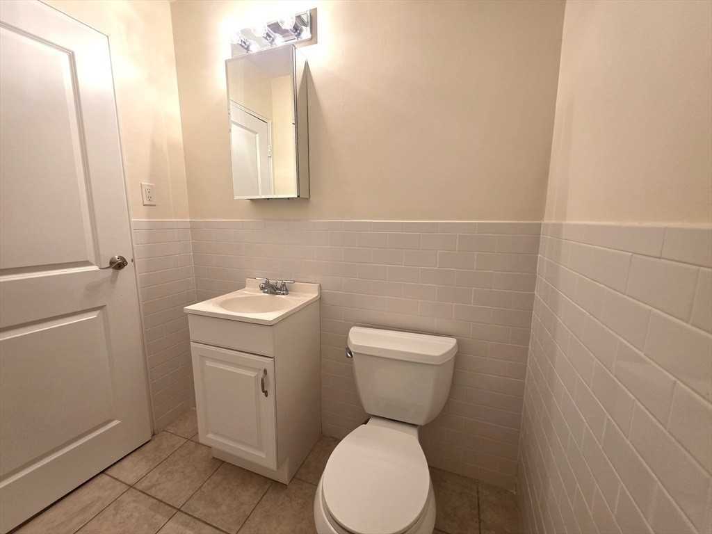 142 Kenrick St - Photo 7 of 15