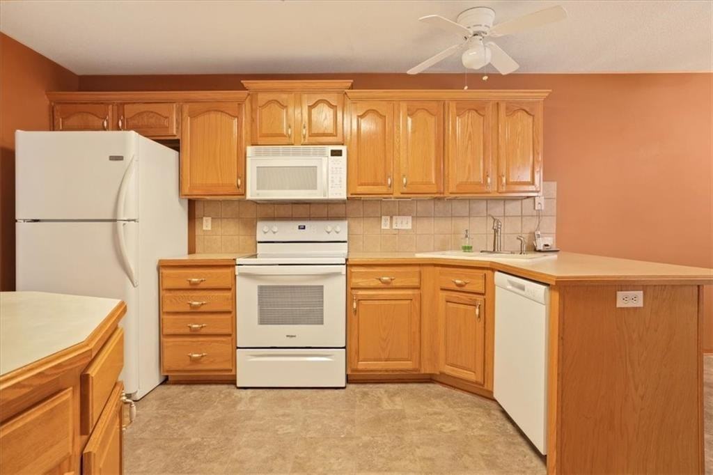4505 Ne 73rd St - Photo 7 of 24