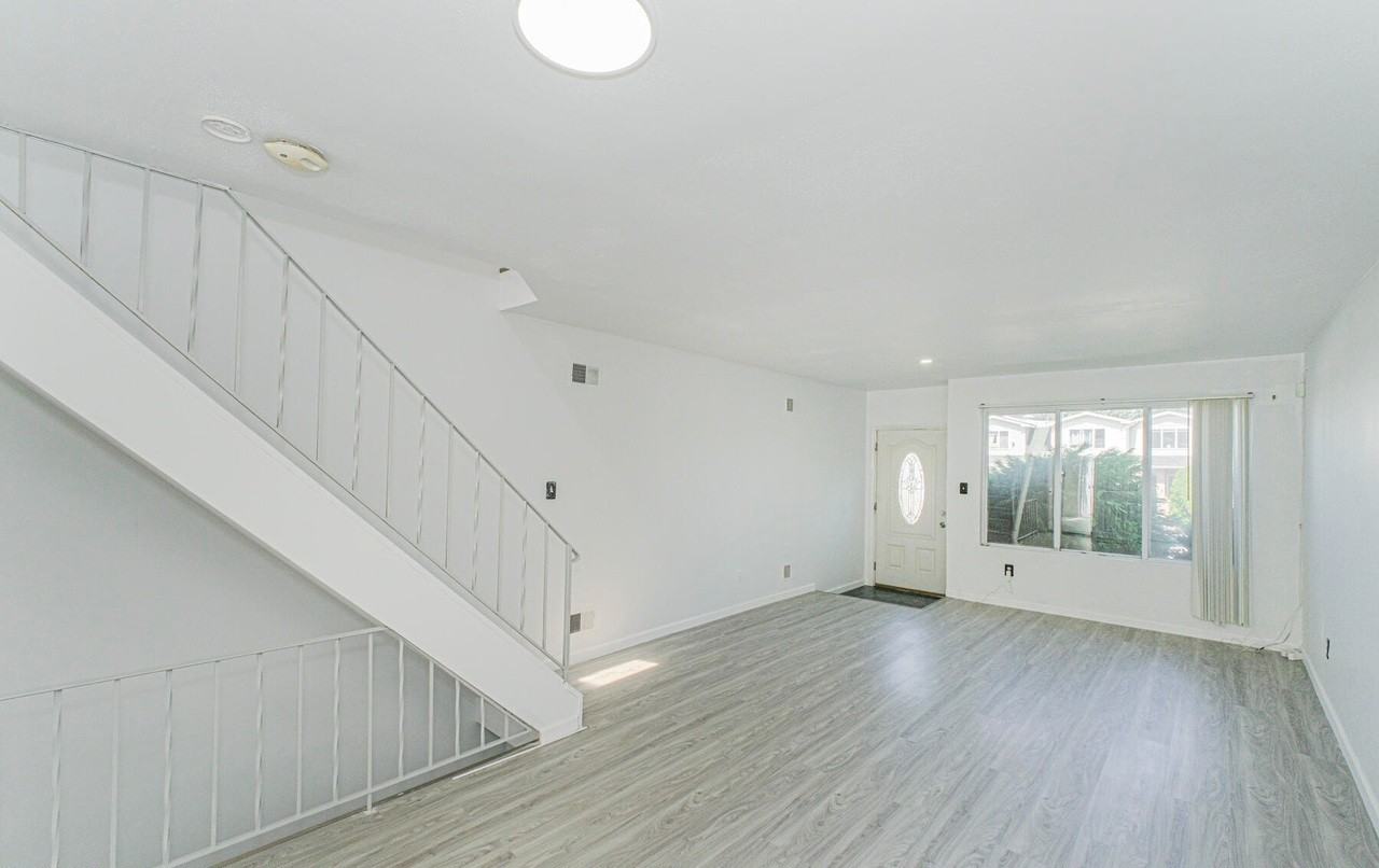 43 Bogota St - Photo 4 of 22