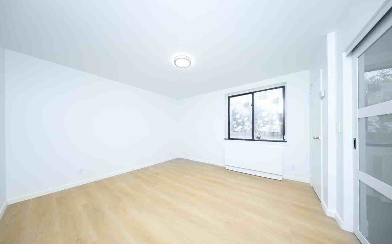420 64th St - Photo 3 of 11
