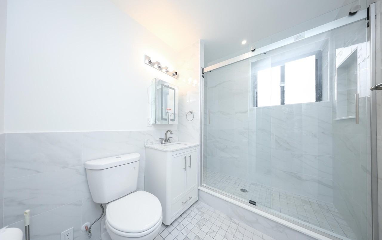 420 64th St - Photo 5 of 11