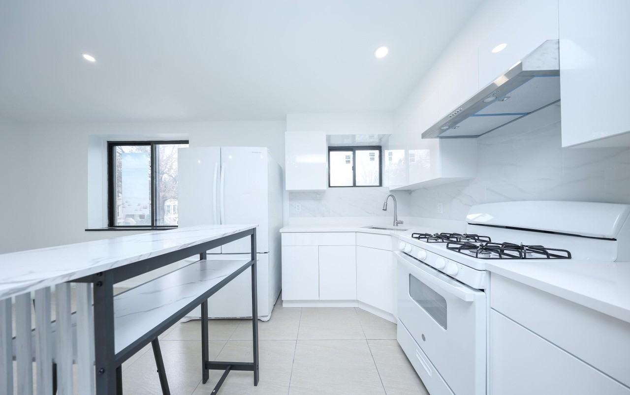 420 64th St - Photo 6 of 11