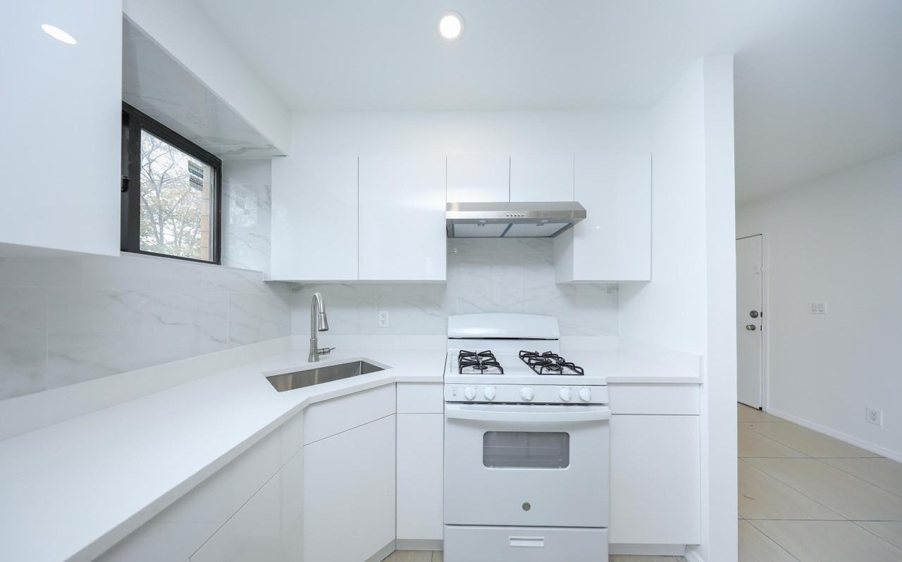 420 64th St - Photo 7 of 11