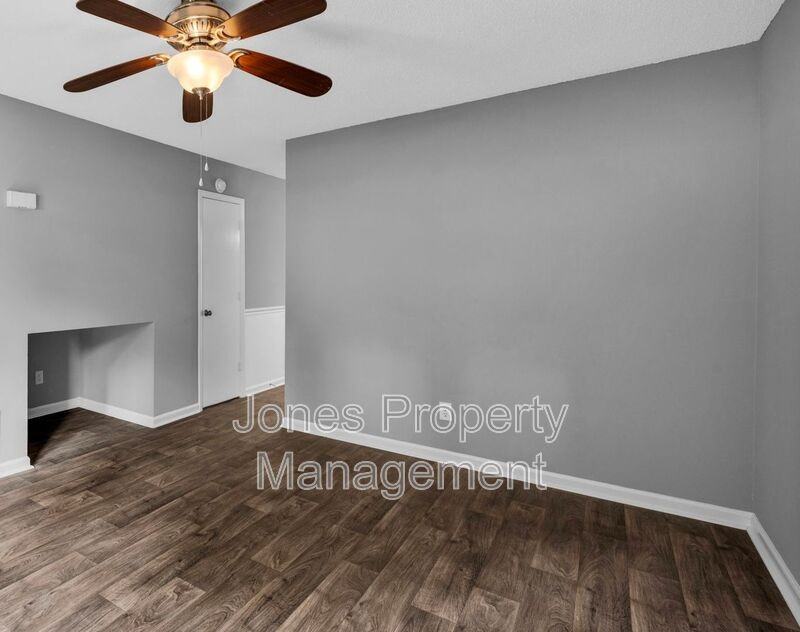 2744 White Oak Ln - Photo 7 of 22