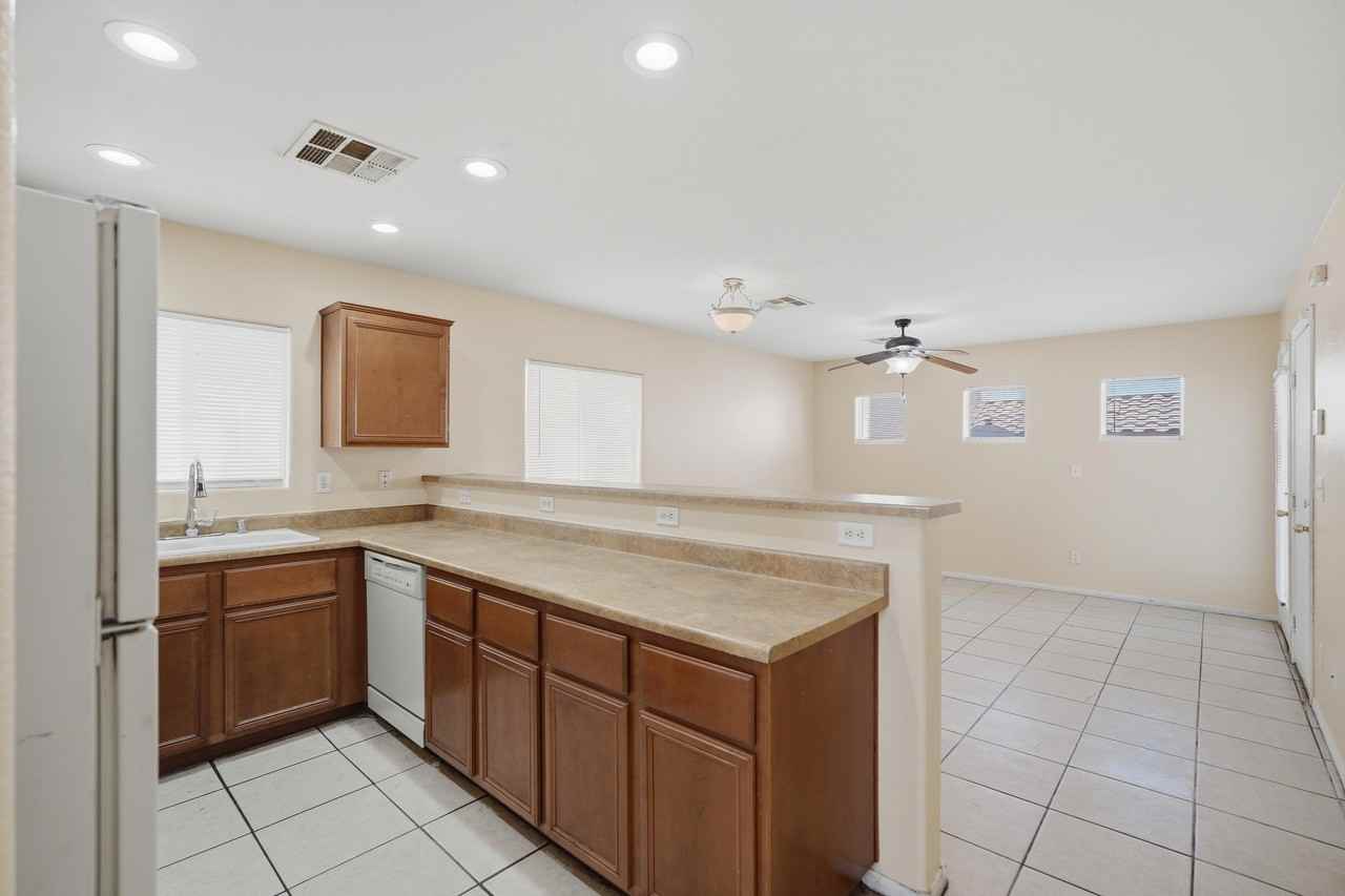 4049 Flower Patch St - Photo 2 of 21